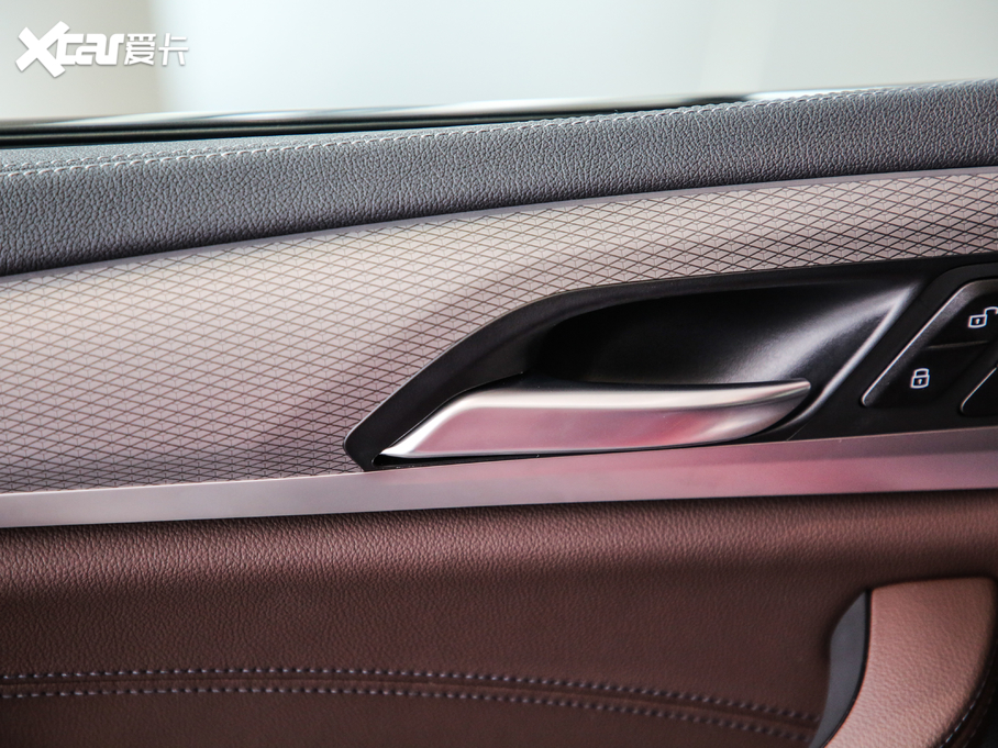 2020RX4 xDrive 25i M\b