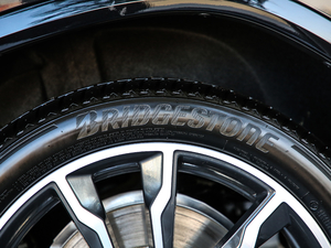 2020xDrive 25i MԽҰb ݆̥Ʒ