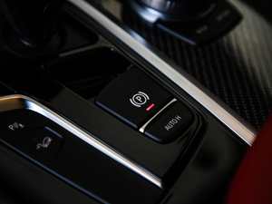 2020xDrive 25i MԽҰb v܇Ƅ