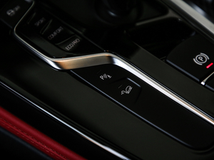 2020xDrive 25i MԽҰb п؅^