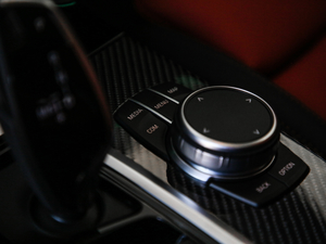 2020xDrive 25i MԽҰb п؅^