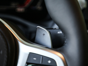 2020xDrive 25i MԽҰb п؅^