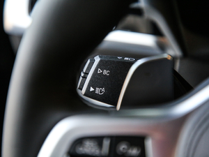 2020xDrive 25i MԽҰb п؅^