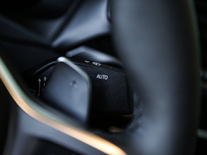 2020xDrive 25i MԽҰb п؅^