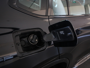 2019xDrive 25i Tʿ w