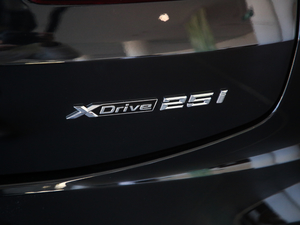 2019xDrive 25i Tʿ ^