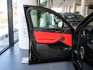 2019xDrive 25i Tʿ g