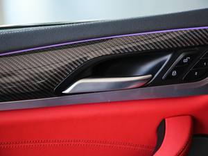 2019xDrive 25i Tʿ g