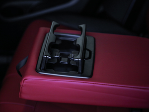 2019xDrive 25i Tʿ g