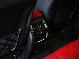 2019xDrive 25i Tʿ g