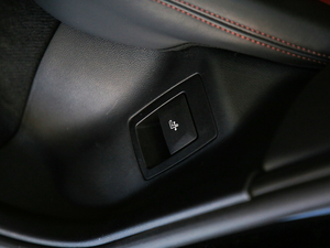 2019xDrive 25i Tʿ g