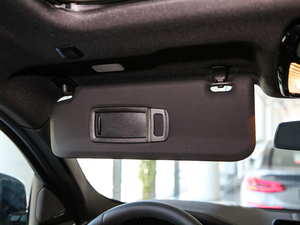 2019xDrive 25i Tʿ g