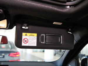 2019xDrive 25i Tʿ g