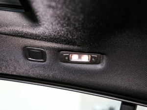 2019xDrive 25i Tʿ g