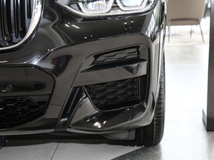 2020xDrive 25i M\b ^