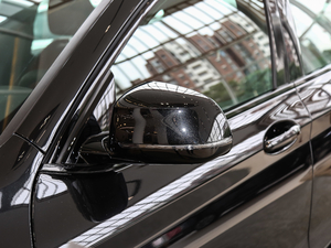 2020xDrive 25i M\b ^