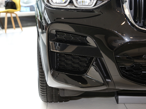 2020xDrive 25i M\b ^