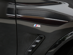 2020xDrive 25i M\b ^