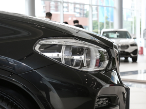 2020xDrive 25i M\b ^