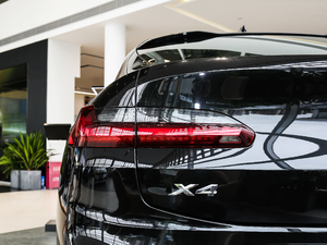 2020xDrive 25i M\b ^