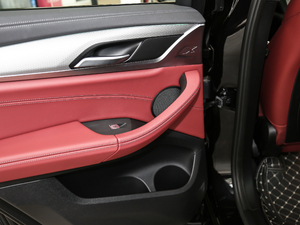 2020xDrive 25i M\b g