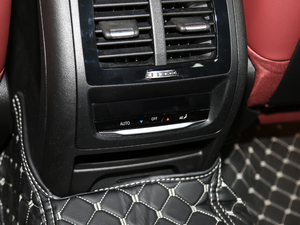 2020xDrive 25i M\b g