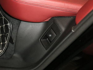 2020xDrive 25i M\b g