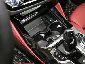 2020xDrive 25i M\b g