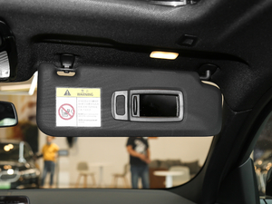 2020xDrive 25i M\b g