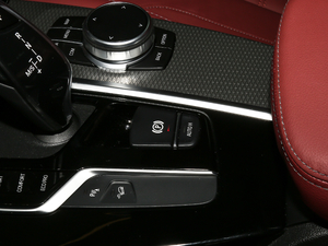 2020xDrive 25i M\b v܇Ƅ