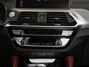 2020xDrive 25i M\b {