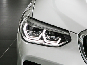 2020xDrive 25i M\b ^