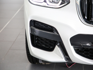 2020xDrive 25i M\b ^