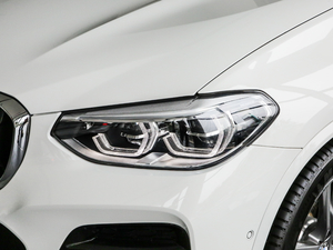 2020xDrive 25i M\b ^