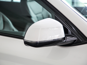 2020xDrive 25i M\b ^