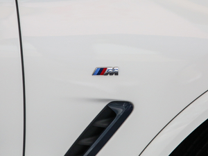 2020xDrive 25i M\b ^