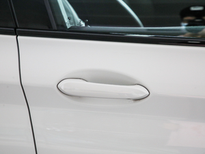 2020xDrive 25i M\b ^