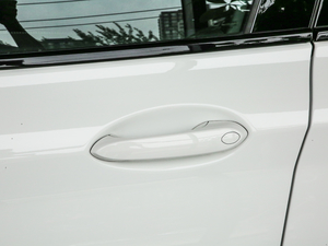 2020xDrive 25i M\b {T