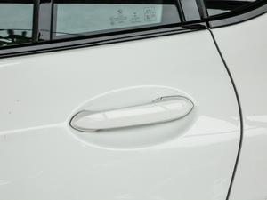 2020xDrive 25i M\b ^