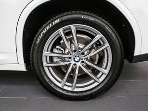 2020xDrive 25i M\b ^