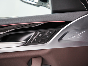 2020xDrive 25i M\b g