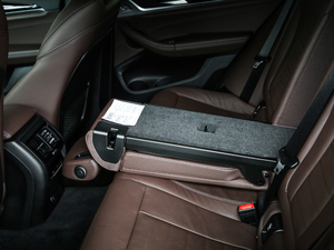 2020xDrive 25i M\b g