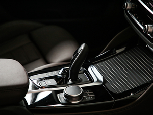 2020xDrive 25i M\b п؅^