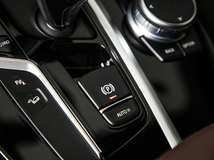 2020xDrive 25i M\b v܇Ƅ