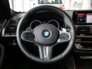 2020xDrive 25i M\b P