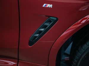 2020xDrive 25i M\b ^