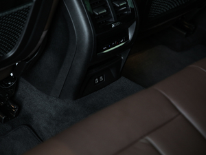 2020xDrive 25i M\b g