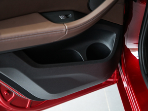 2020xDrive 25i M\b g