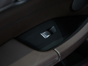 2020xDrive 25i M\b g