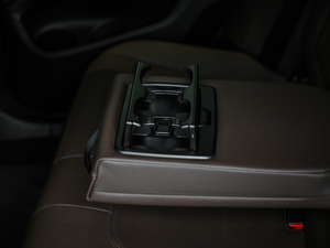 2020xDrive 25i M\b g